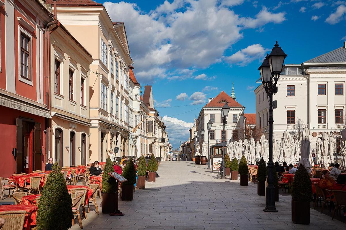 Aparthotel Főtér Rezidencia 2 Győr Esterno foto